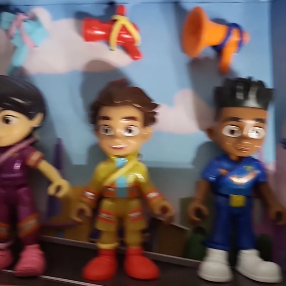 New In Box Disney‎ Junior Firebuds Lil' Buds Crew 3" Figures Set Rescue Team - Picture 6 of 7